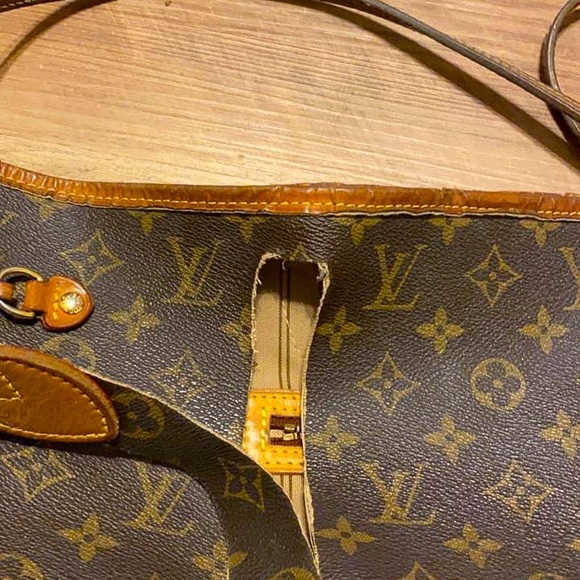 Louis Vuitton Neverfull MM - Damaged - Picture 2 of 10